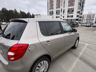 2011 Skoda Fabia II Рестайлинг, серый, 790000 рублей, вид 2