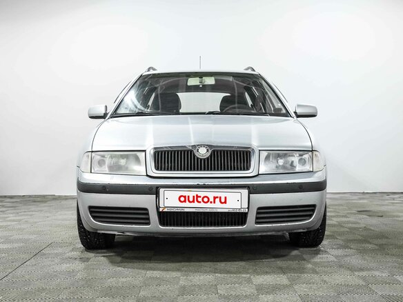 2007 Skoda Octavia I (A4) Рестайлинг, серебристый, 400000 рублей - вид 2