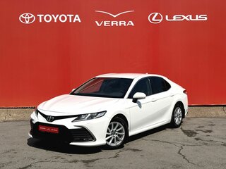 2021 Toyota Camry VIII (XV70) Рестайлинг, белый, 2350000 рублей, вид 1
