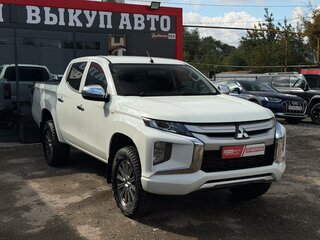 2021 Mitsubishi L200 V Рестайлинг, белый, 2480000 рублей, вид 3