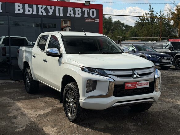 2021 Mitsubishi L200 V Рестайлинг, белый, 2350000 рублей - вид 2
