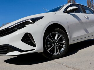 2026 Kia K3 II (China Market) Рестайлинг, белый, 2080000 рублей, вид 4
