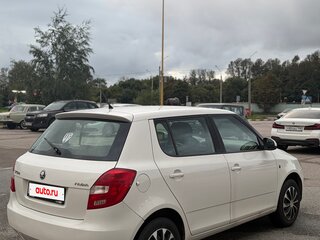 2013 Skoda Fabia II Рестайлинг, белый, 550000 рублей, вид 5