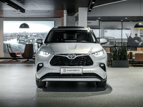 Toyota Highlander IV (XU70)