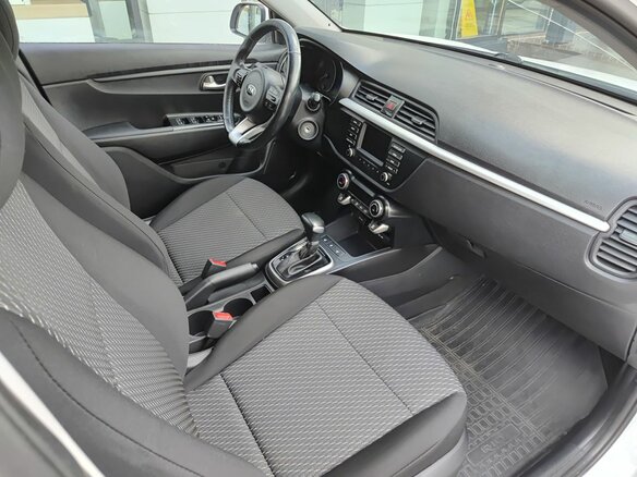 2019 Kia Rio IV, белый, 1399000 рублей - вид 10