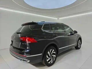 2023 Volkswagen Tiguan L II Рестайлинг (China Market), чёрный, 2500000 рублей, вид 4