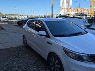 2016 Kia Rio III Рестайлинг, белый, 910000 рублей, вид 1