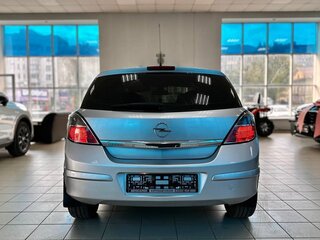 2013 Opel Astra H Рестайлинг, серебристый, 769000 рублей, вид 4