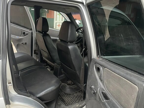 2012 Chevrolet Niva I Рестайлинг, серебристый, 380000 рублей - вид 12
