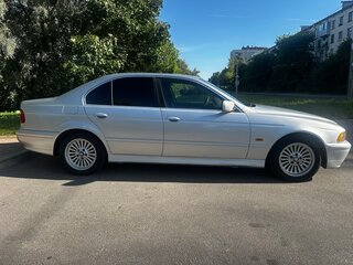 2001 BMW 5 серии 525i IV (E39) Рестайлинг, серебристый, 750000 рублей, вид 4