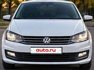 2016 Volkswagen Polo V Рестайлинг, белый, 525000 рублей, вид 2