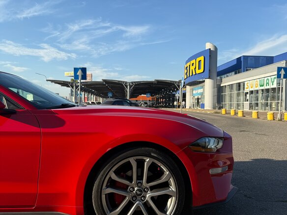 2018 Ford Mustang VI Рестайлинг, красный, 4000000 рублей - вид 13