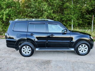 2010 Mitsubishi Pajero IV, чёрный, 1900000 рублей, вид 2