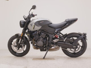 2026 Triumph Trident 660, чёрный, 799000 рублей, вид 1