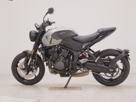 2026 Triumph Trident 660, чёрный, 799000 рублей, вид 1