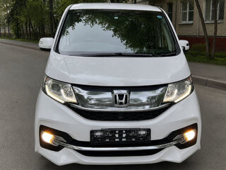 2015 Honda Stepwgn V, белый, 1950000 рублей, вид 2