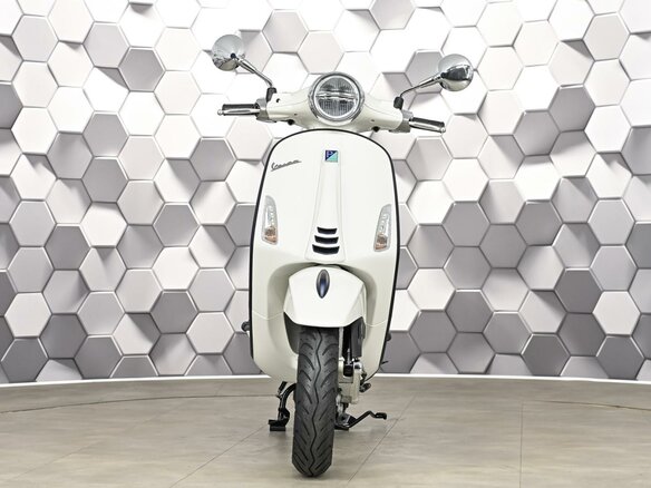 2023 Vespa Primavera, белый - вид 4