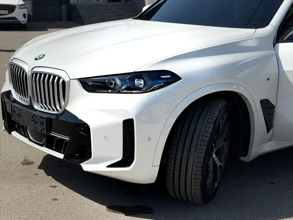2026 BMW X5 40i IV (G05/G18) Рестайлинг, белый, 13950000 рублей - вид 4