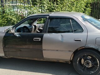 1994 Toyota Camry III (XV10), серый, 200000 рублей, вид 2
