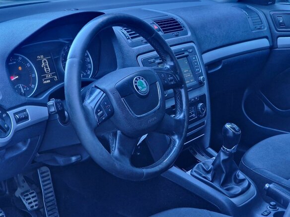 2011 Skoda Octavia II (A5) Рестайлинг, серый, 475000 рублей - вид 9