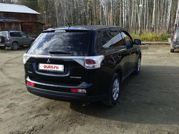 2013 Mitsubishi Outlander III, чёрный, 1200000 рублей - вид 4