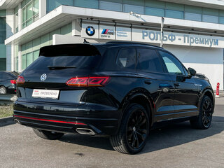 2019 Volkswagen Touareg III, чёрный, 4598000 рублей, вид 5