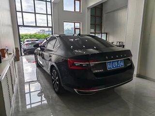 2023 Skoda Superb III Рестайлинг, чёрный, 1900000 рублей, вид 5