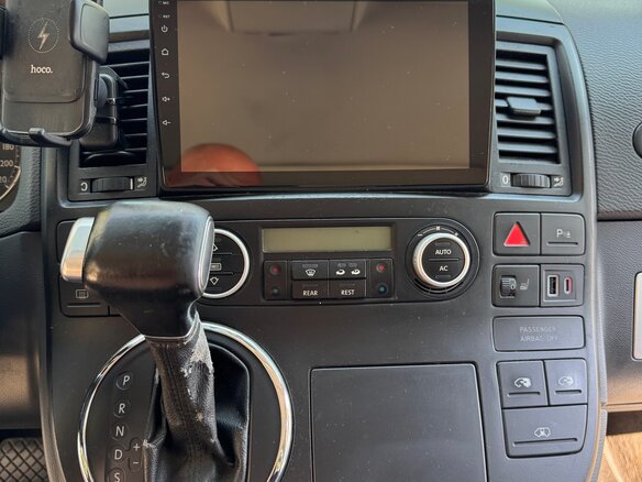 2008 Volkswagen Multivan T5, коричневый, 1580000 рублей - вид 25