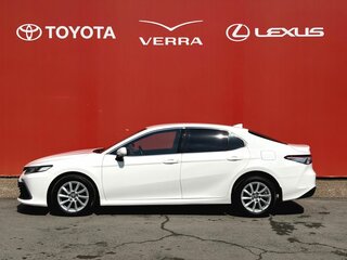 2021 Toyota Camry VIII (XV70) Рестайлинг, белый, 2350000 рублей, вид 2