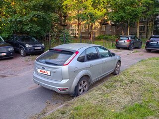 2010 Ford Focus II Рестайлинг, серебристый, 410000 рублей, вид 3