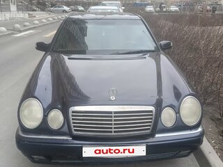 1998 Mercedes-Benz E-Класс 240 II (W210, S210), синий, 300000 рублей, вид 1