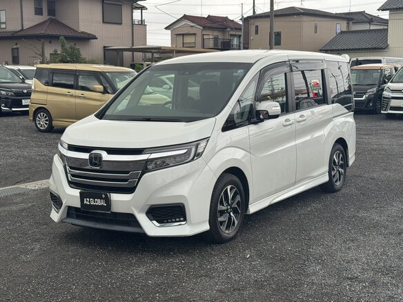 2017 Honda Stepwgn Spada V Рестайлинг, белый, 1700600 рублей - вид 1