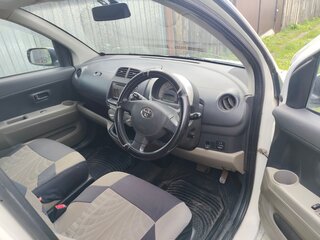 2004 Toyota Passo I (C10), белый, 220000 рублей, вид 5