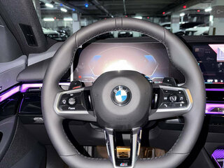 2026 BMW 5 серии 530i xDrive VIII (G60/G61/G68), серый, 10690000 рублей, вид 4