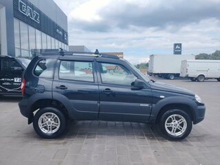 2018 Chevrolet Niva I Рестайлинг, синий, 570000 рублей, вид 4