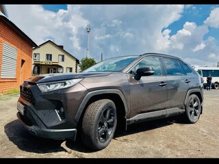 2021 Toyota RAV4 V (XA50), коричневый, 2420000 рублей, вид 1