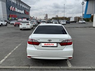 2015 Toyota Camry VII (XV50) Рестайлинг, белый, 1500000 рублей, вид 2