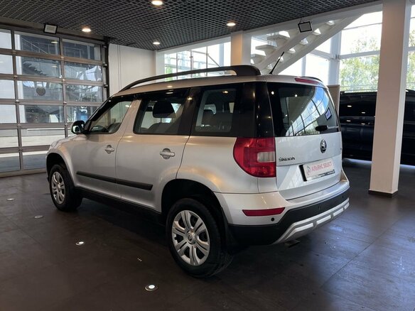 2015 Skoda Yeti I Рестайлинг, серебристый - вид 5