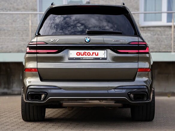 2025 BMW X7 40d I (G07) Рестайлинг, зелёный, 15800000 рублей - вид 4