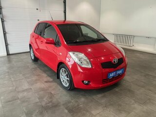 2008 Toyota Yaris Multimode II, красный, 696000 рублей, вид 3