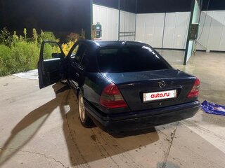 1997 Mercedes-Benz C-Класс 180 I (W202) Рестайлинг, чёрный, 350000 рублей, вид 5