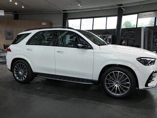 2026 Mercedes-Benz GLE 450 II (V167) Рестайлинг, белый, 14900000 рублей, вид 4