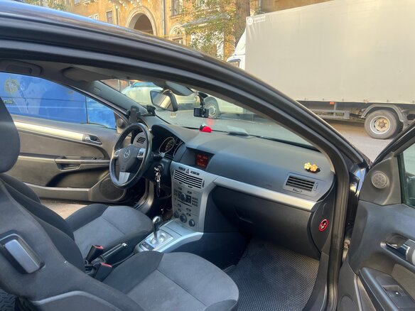 2010 Opel Astra GTC H Рестайлинг, чёрный, 380000 рублей - вид 7