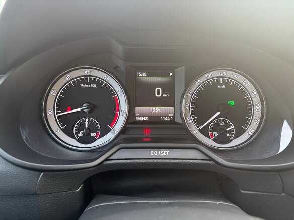 2017 Skoda Octavia III (A7) Рестайлинг, серый, 2250000 рублей - вид 8
