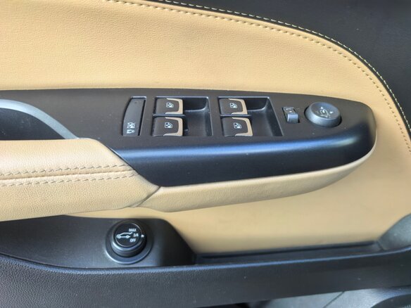 2014 Cadillac SRX II Рестайлинг, золотистый, 1460000 рублей - вид 20