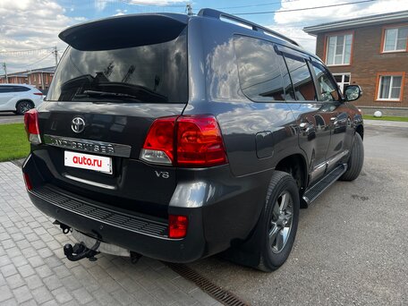 2013 Toyota Land Cruiser 200 Series Рестайлинг 1, серый, 3540000 рублей, вид 4