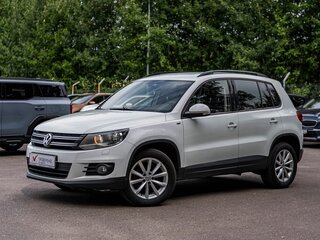 2015 Volkswagen Tiguan I Рестайлинг, белый, 832000 рублей, вид 1