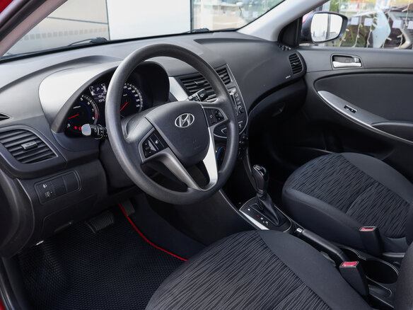 2016 Hyundai Solaris I Рестайлинг, красный, 998000 рублей - вид 15