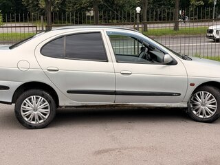 2003 Renault Megane I Рестайлинг, серебристый, 190000 рублей, вид 2