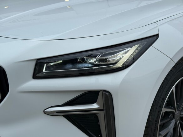 2026 Geely Preface I, белый, 3329990 рублей - вид 4